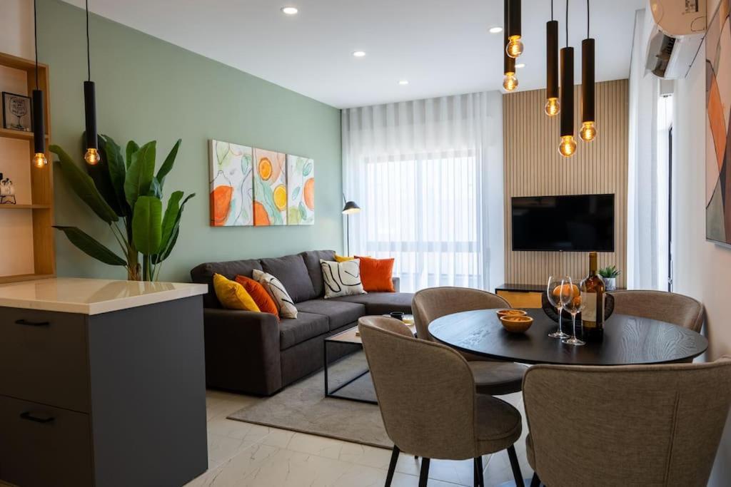1 Bedroom Flat Completely Renovated. Armacao de Pera