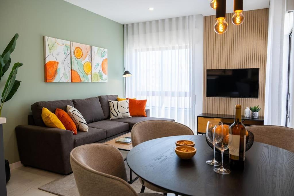 1 Bedroom Flat Completely Renovated. Apartment